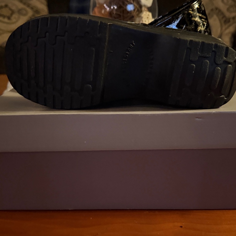 Easy Street Black Patterned Mules - Picture 4 of 6